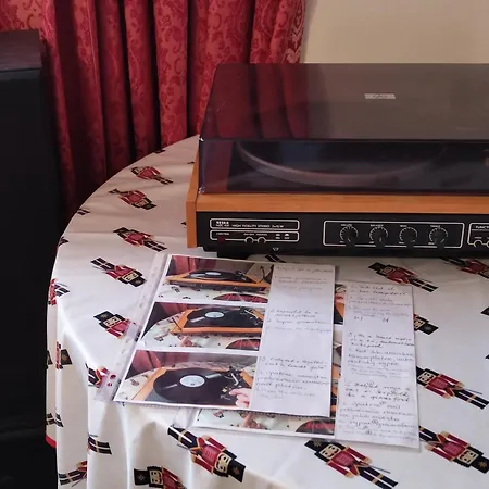 Vinyl House * Strekov